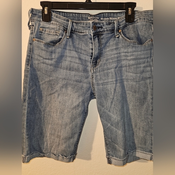 Levi Strauss Signature Modern Skinny Shorts Size 14 - Picture 2 of 11